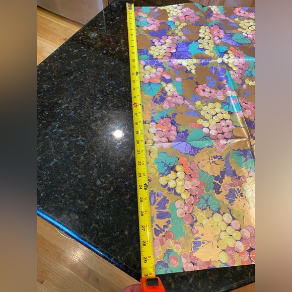 Vintage 1993 HALLMARK Wine Grapes in Metallic Splendor Gift Wrap (2 Sheets) - Picture 6 of 9